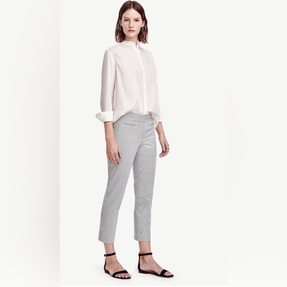 Ann Taylor Factory | Women's Grey/White Striped Seersucker Crop Pants, size 8
